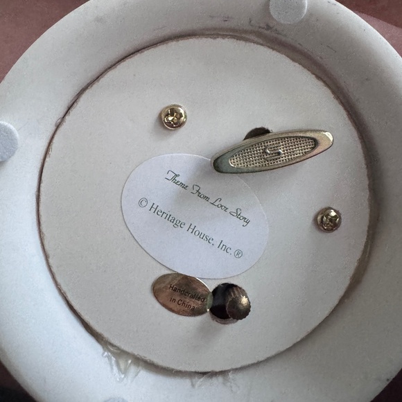 Collectable Heritage House Bluebird Bell windable Music Box plays Love Story - Picture 6 of 6